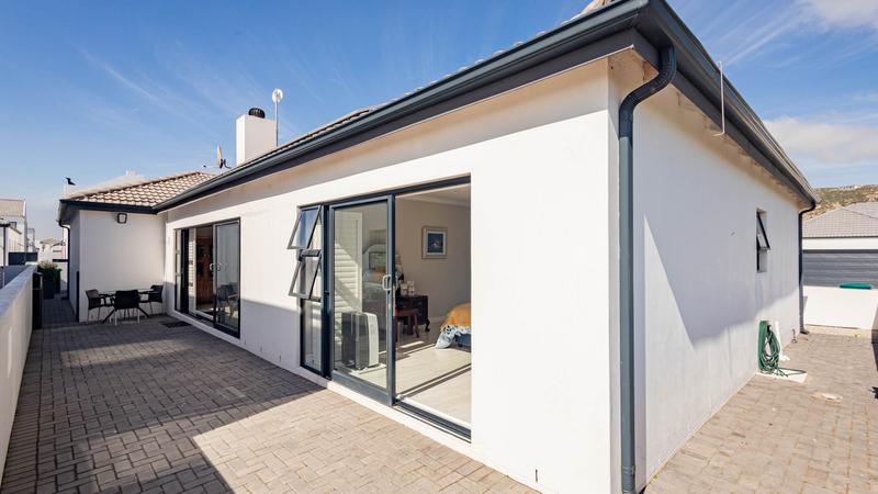 3 Bedroom Property for Sale in Sandy Point Western Cape